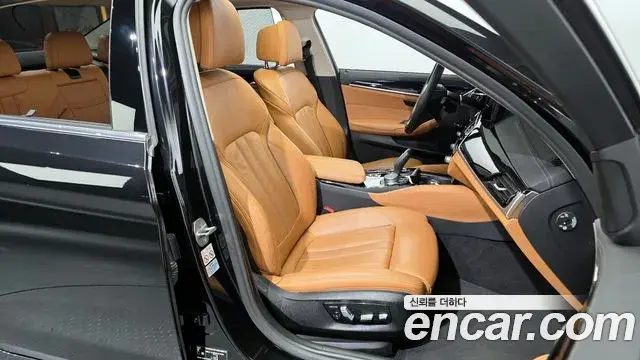 BMW 5 Series 2021 — Фото 12/20