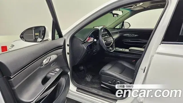 Genesis GV70 2021 — ფოტო 20/21