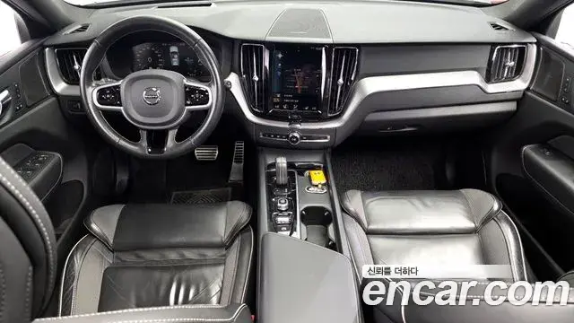 Volvo XC60 2020 — ფოტო 6/20