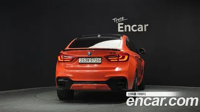 BMW X6 2018 — Şəkil 10/20