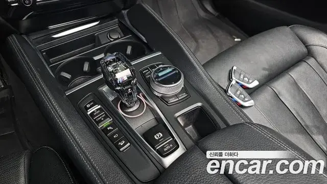 BMW X6 2018 — Şəkil 16/20