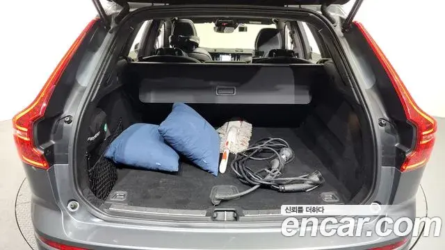 Volvo XC60 2020 — Şəkil 12/20