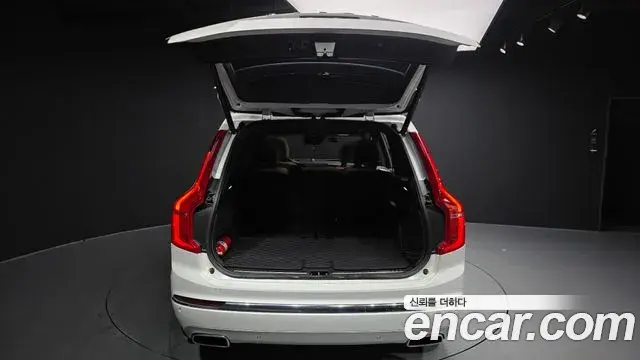 Volvo XC90 2021 — Фото 20/20