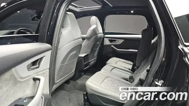 Audi Q7 2022 — Şəkil 1/20