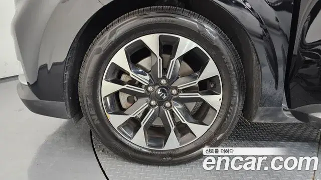 Kia Carnival 2021 — ფოტო 1/20