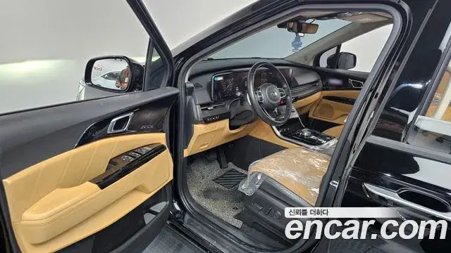 Kia Carnival 2021 — ფოტო 8/20