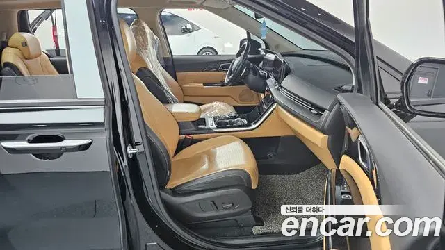 Kia Carnival 2021 — ფოტო 5/20