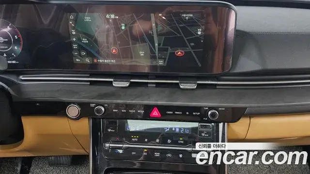 Kia Carnival 2021 — ფოტო 16/20