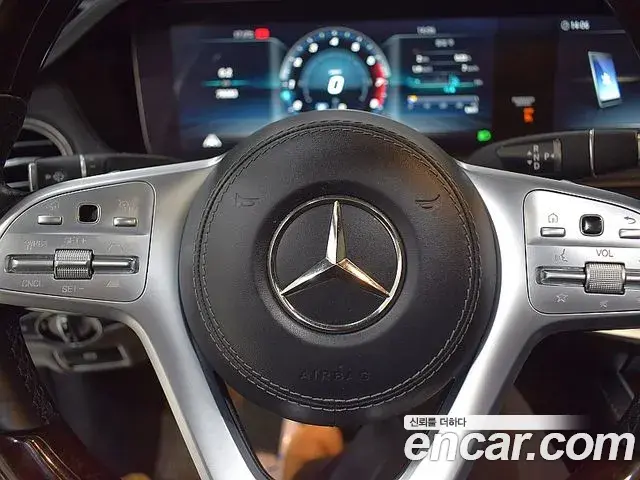 Mercedes-Benz S-Class 2020 — Photo 8/20