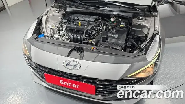 Hyundai The New Avante Hybrid 2020 — Photo 16/30