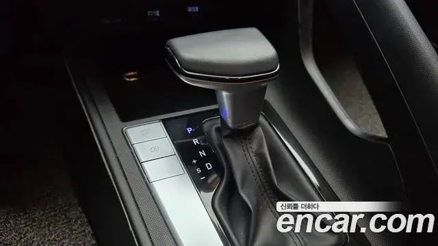 Hyundai The New Avante Hybrid 2020 — Photo 26/30