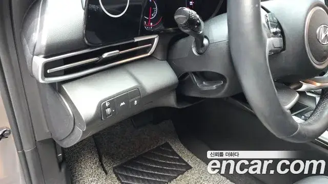 Hyundai The New Avante Hybrid 2020 — Photo 21/30