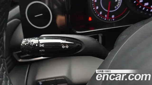 Hyundai The New Avante Hybrid 2020 — Photo 19/30