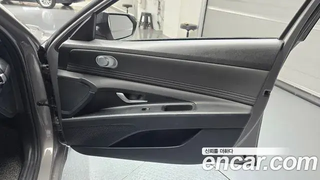 Hyundai The New Avante Hybrid 2020 — Photo 8/30