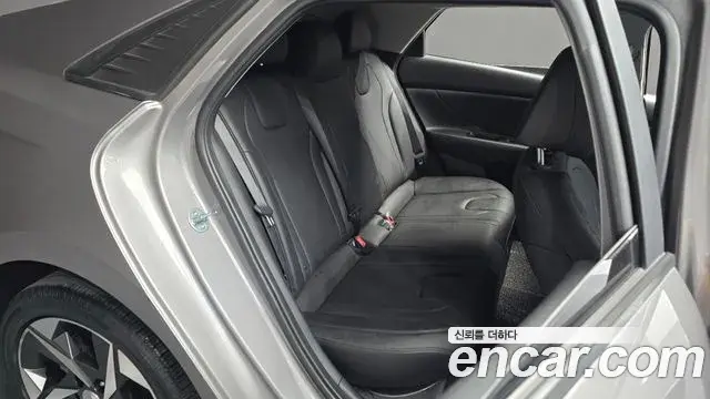 Hyundai The New Avante Hybrid 2020 — Photo 27/30