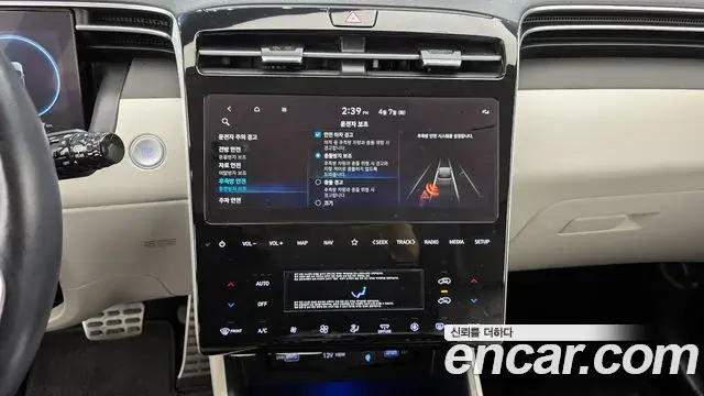 Hyundai Tucson Hybrid 2023 — ფოტო 15/20