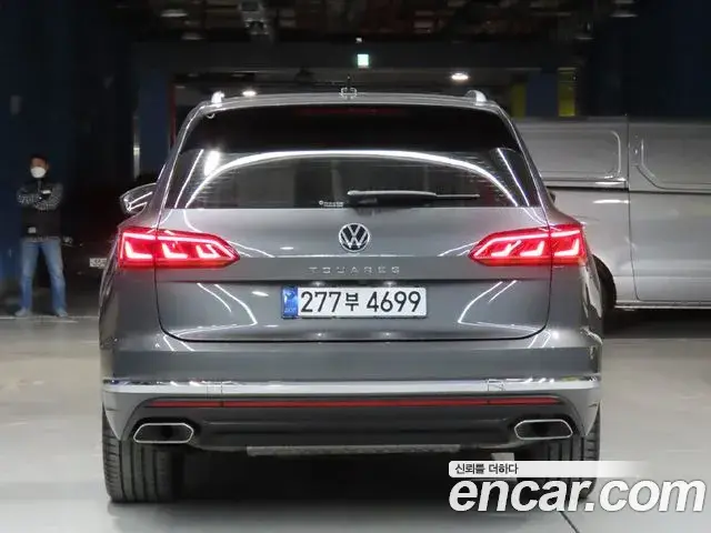 Volkswagen Touareg 2023 — Photo 18/20