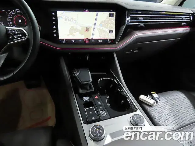 Volkswagen Touareg 2023 — Photo 20/20