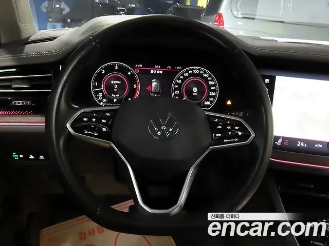 Volkswagen Touareg 2023 — Photo 16/20