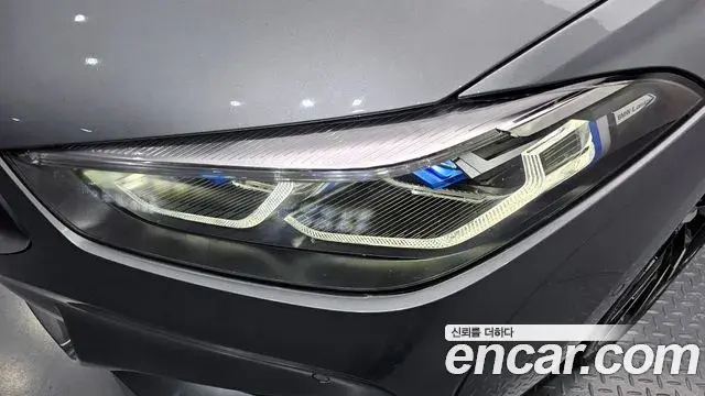 BMW 8 Series 2022 — ფოტო 30/31
