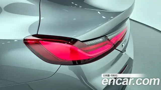 BMW 8 Series 2022 — ფოტო 22/31