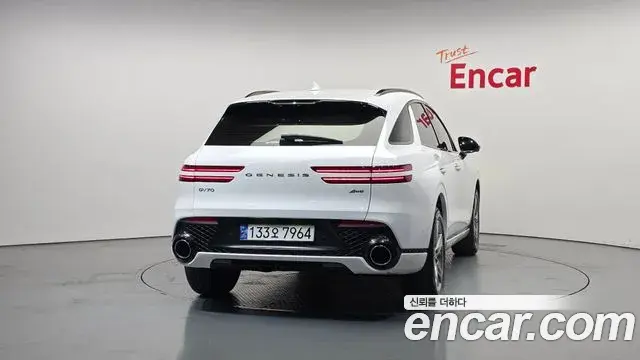Genesis GV70 2021 — ფოტო 17/33