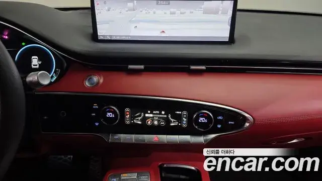 Genesis GV70 2021 — ფოტო 16/33