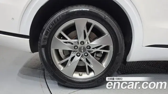 Genesis GV70 2021 — ფოტო 22/33