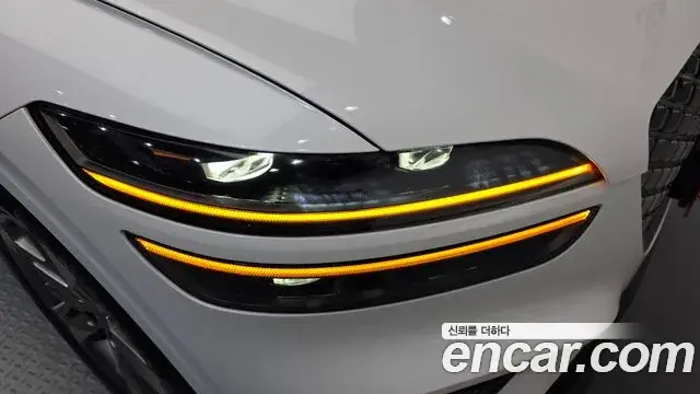 Genesis GV70 2021 — ფოტო 9/33