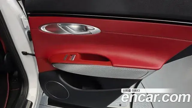 Genesis GV70 2021 — ფოტო 26/33