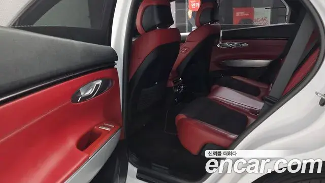 Genesis GV70 2021 — ფოტო 7/33