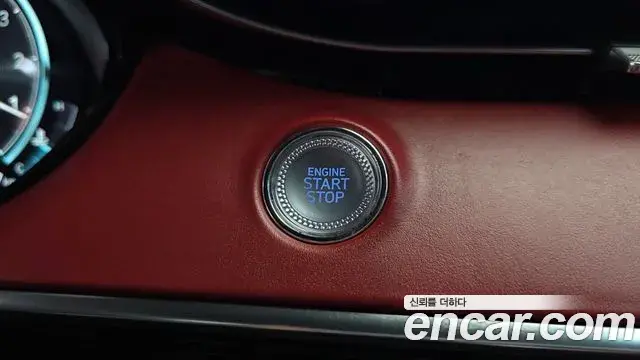 Genesis GV70 2021 — ფოტო 14/33
