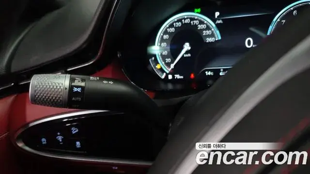 Genesis GV70 2021 — ფოტო 19/33