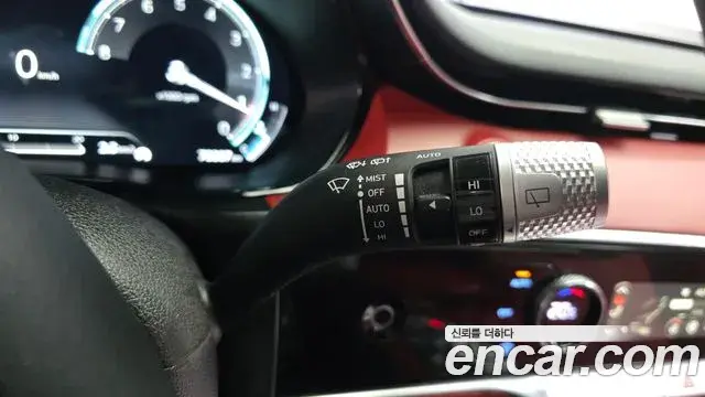 Genesis GV70 2021 — ფოტო 21/33