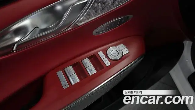 Genesis GV70 2021 — ფოტო 29/33