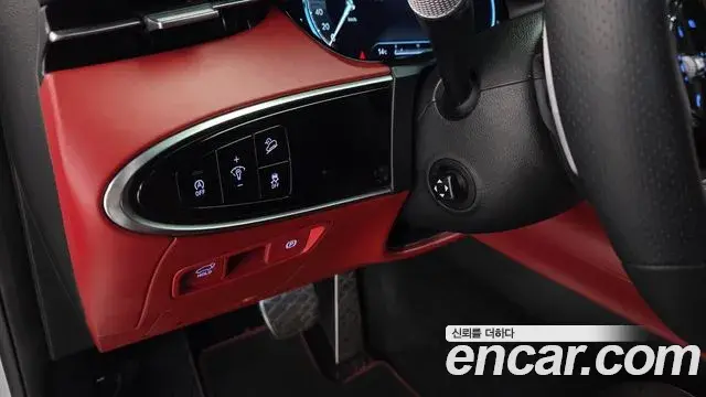 Genesis GV70 2021 — ფოტო 30/33