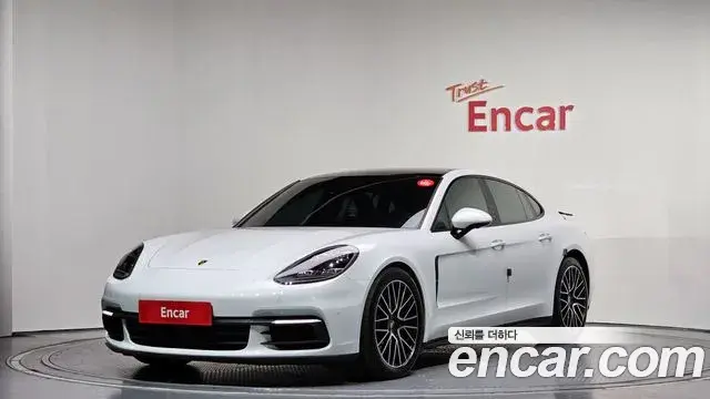 Porsche Panamera 2018 — Photo 27/35