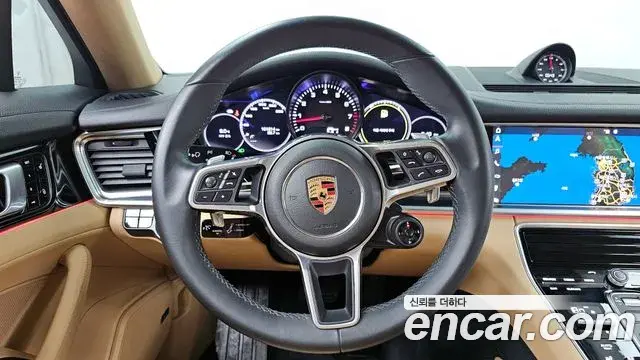 Porsche Panamera 2018 — Photo 20/35