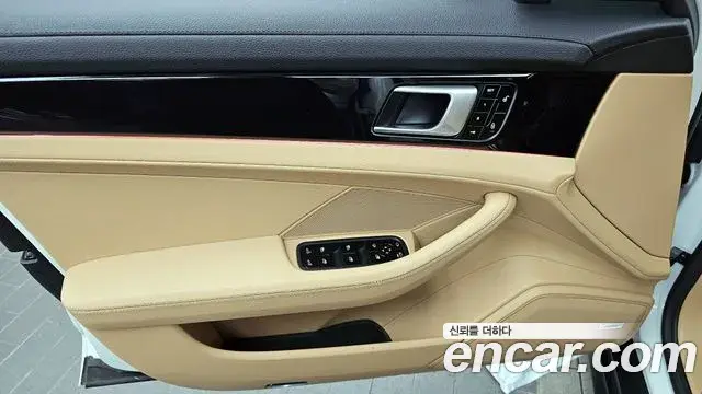Porsche Panamera 2018 — Photo 17/35