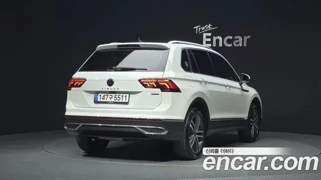 Volkswagen Tiguan 2021 — Şəkil 12/31