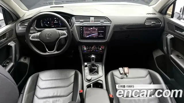 Volkswagen Tiguan 2021 — Şəkil 16/31