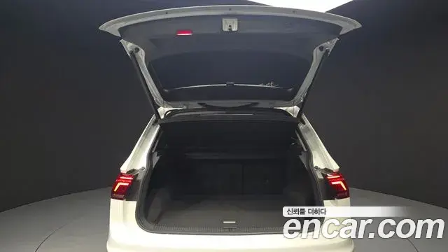 Volkswagen Tiguan 2021 — Şəkil 6/31