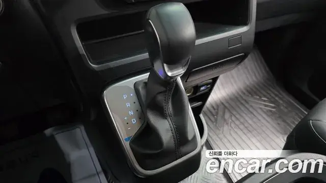 Hyundai Staria 2024 — Şəkil 28/32