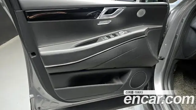 Genesis GV80 2021 — ფოტო 16/30