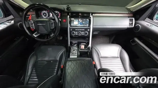 Land Rover Discovery 5 2018 — ფოტო 34/35