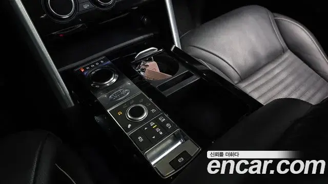 Land Rover Discovery 5 2018 — ფოტო 2/35
