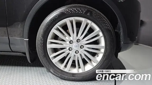 Land Rover Discovery 5 2018 — ფოტო 16/35