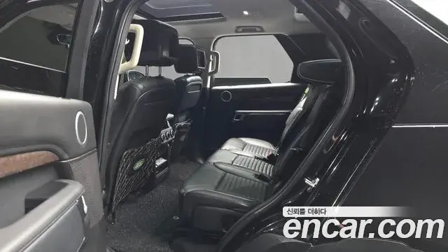 Land Rover Discovery 5 2018 — ფოტო 13/35
