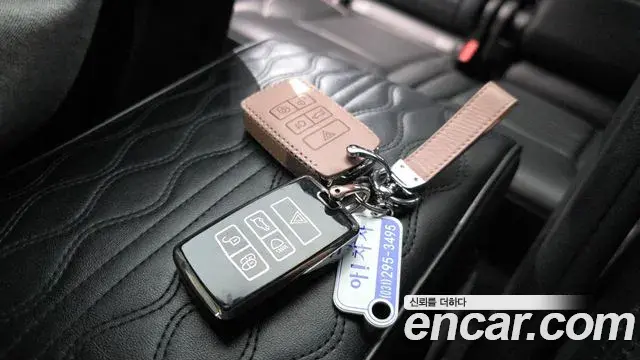 Land Rover Discovery 5 2018 — ფოტო 19/35