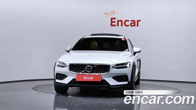 Volvo V60 Cross Country 2021 — Photo 11/37